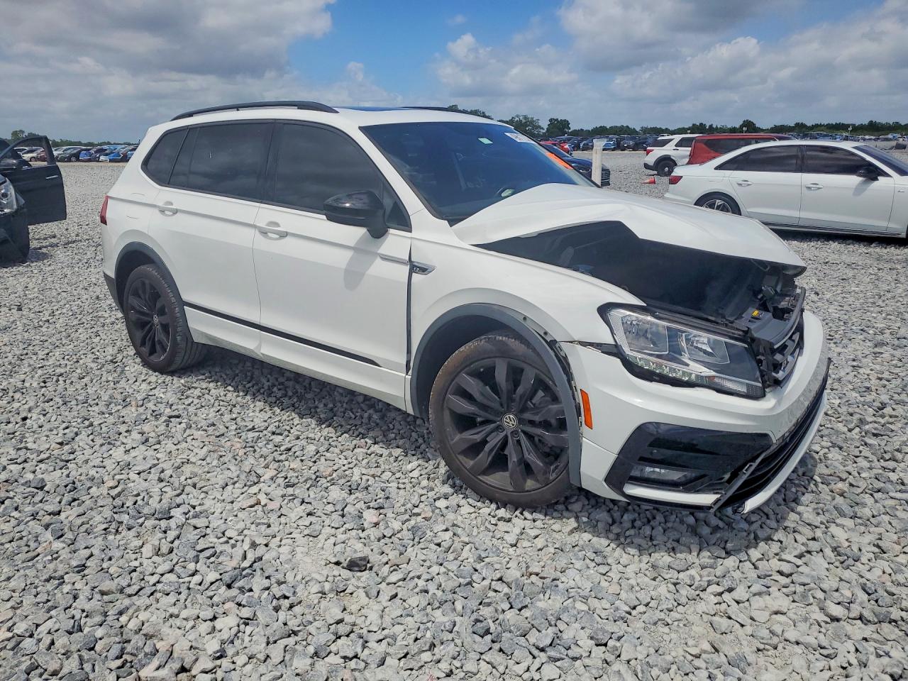 2021 VOLKSWAGEN TIGUAN SE photo 10