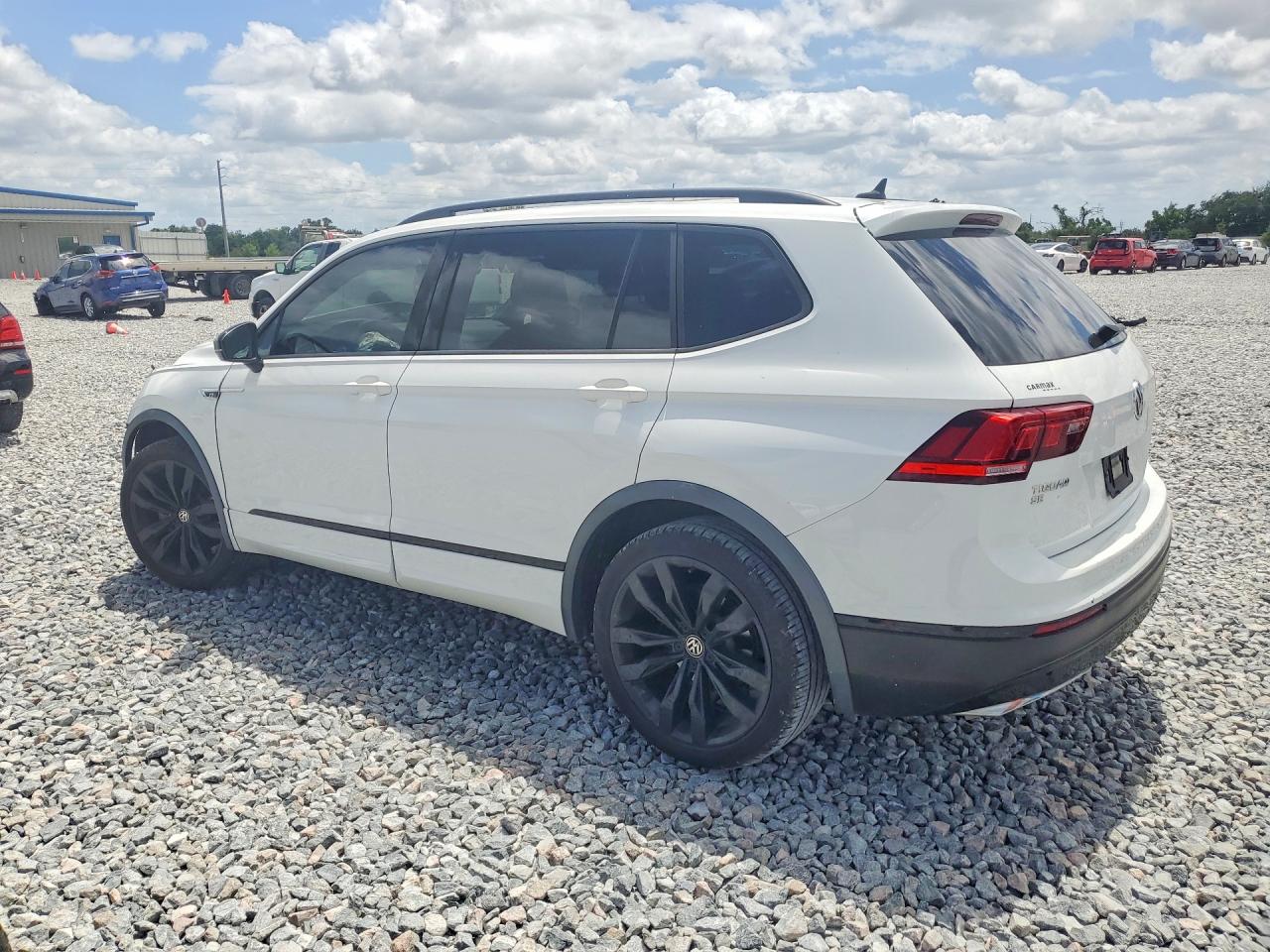 2021 VOLKSWAGEN TIGUAN SE photo 4