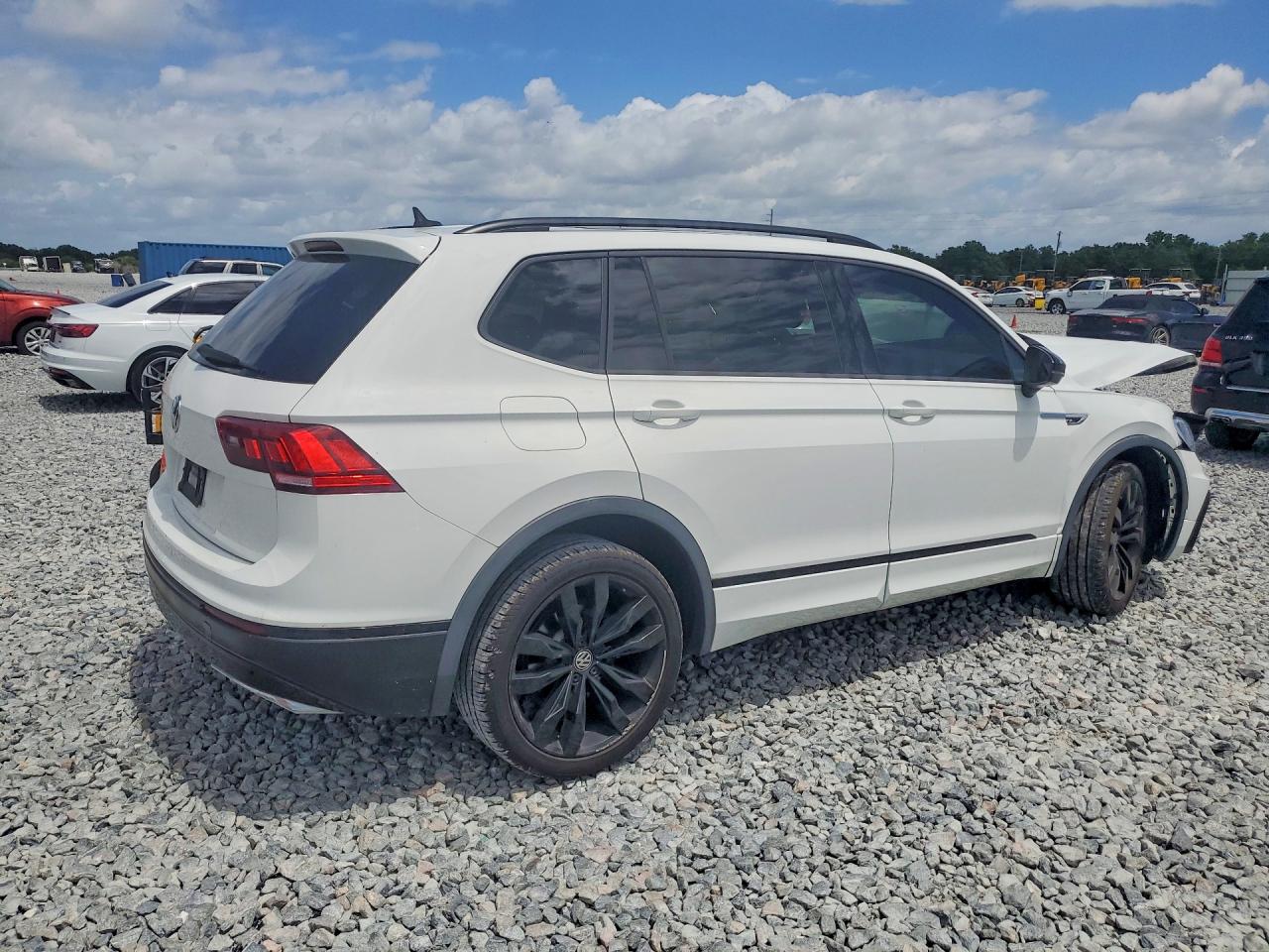2021 VOLKSWAGEN TIGUAN SE photo 7