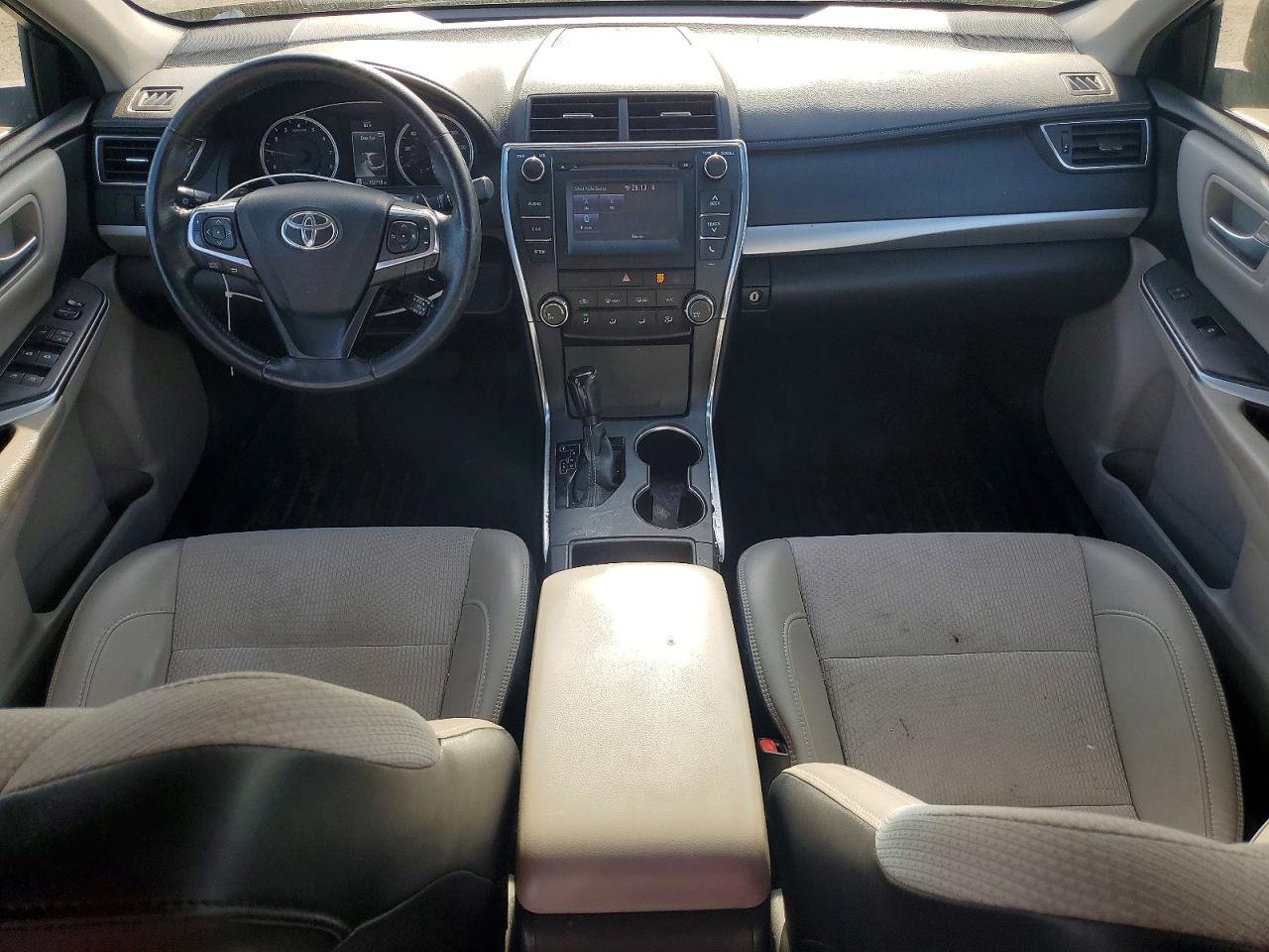 2017 TOYOTA CAMRY SE photo 22