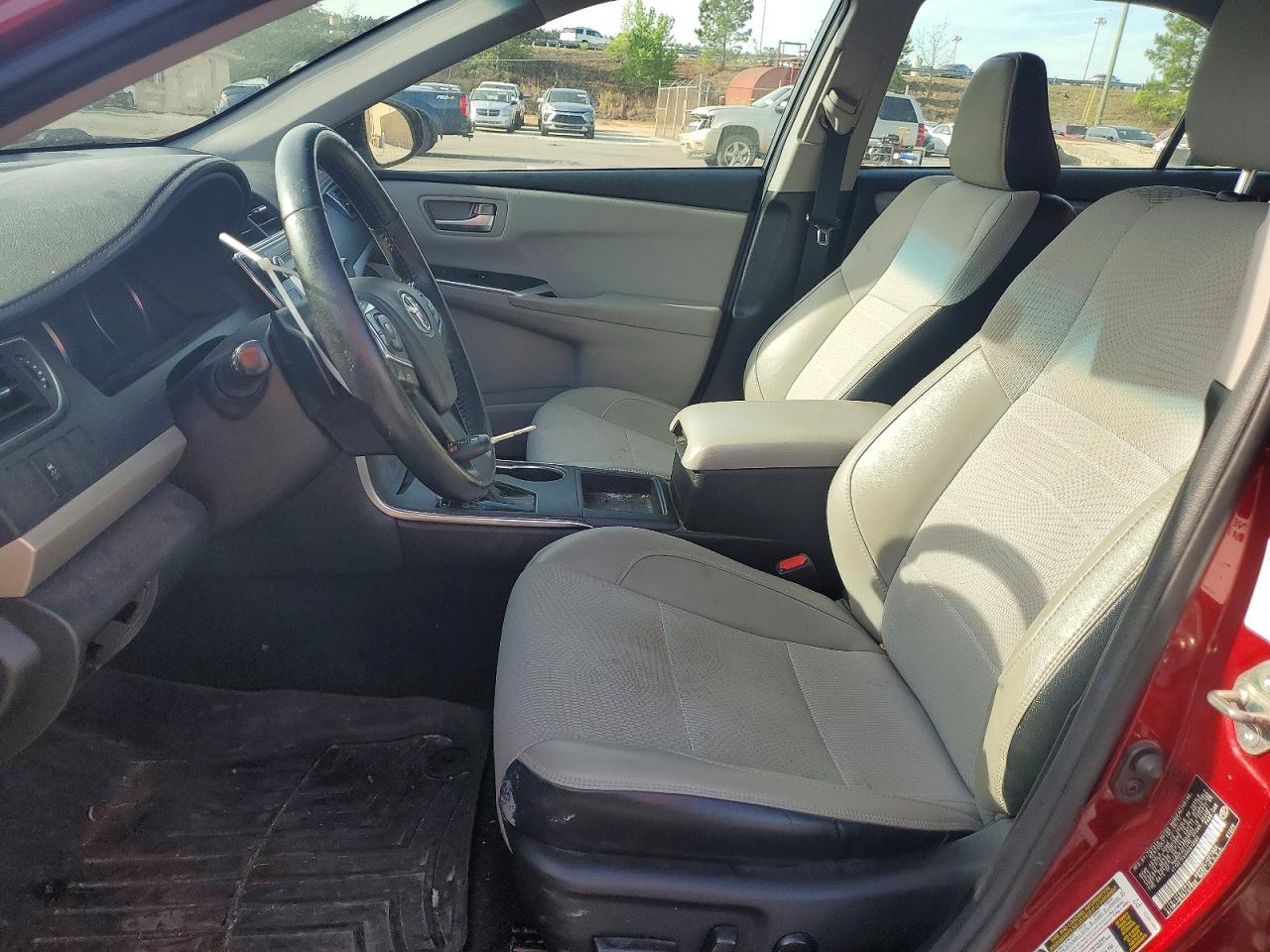 2017 TOYOTA CAMRY SE photo 19