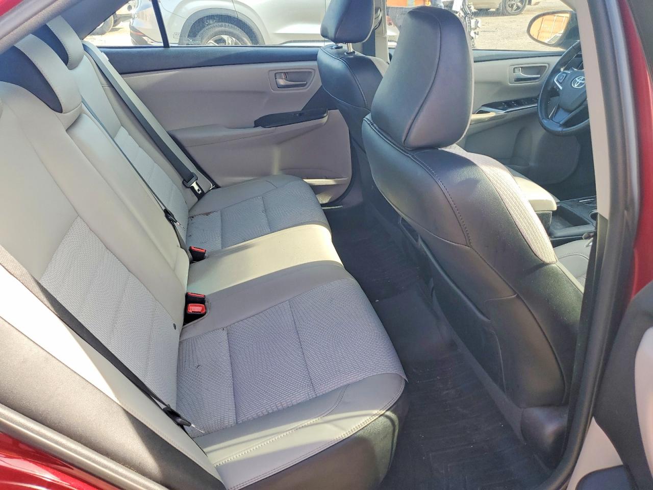 2017 TOYOTA CAMRY SE photo 28
