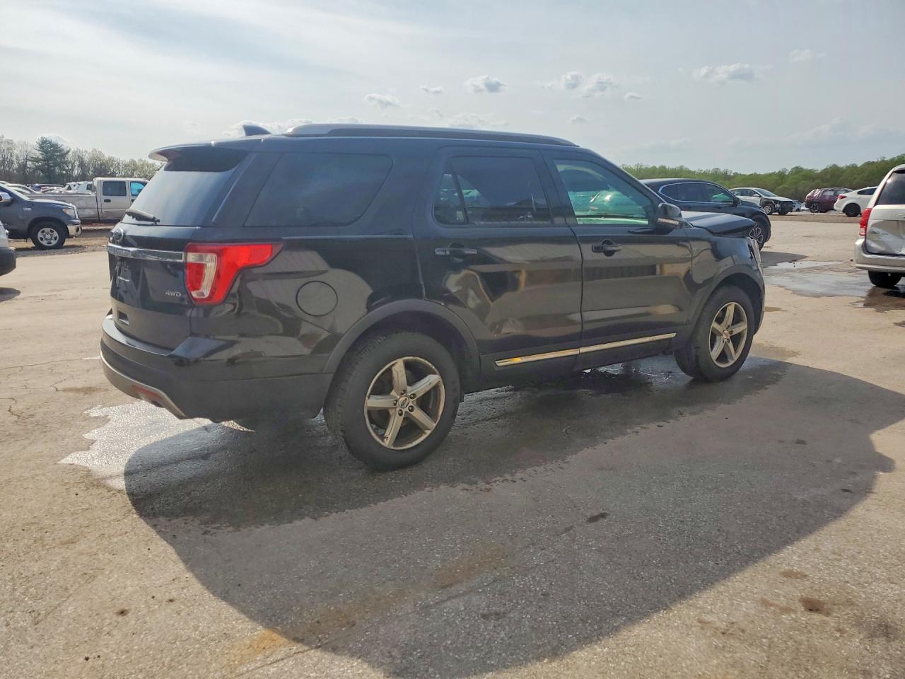 2017 FORD EXPLORER XLT photo 7
