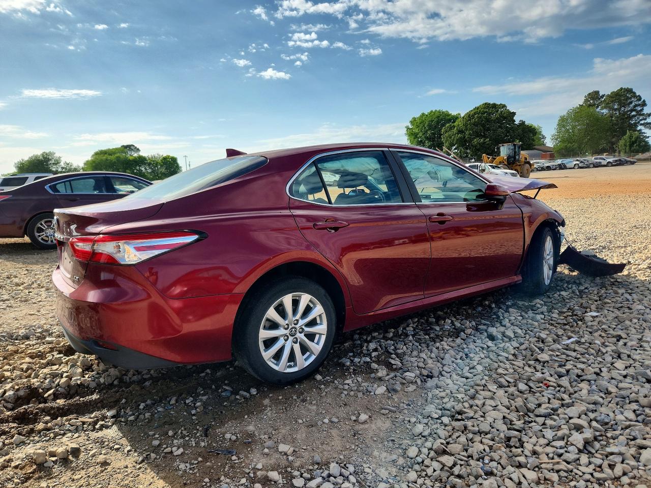 2019 TOYOTA CAMRY LE photo 7