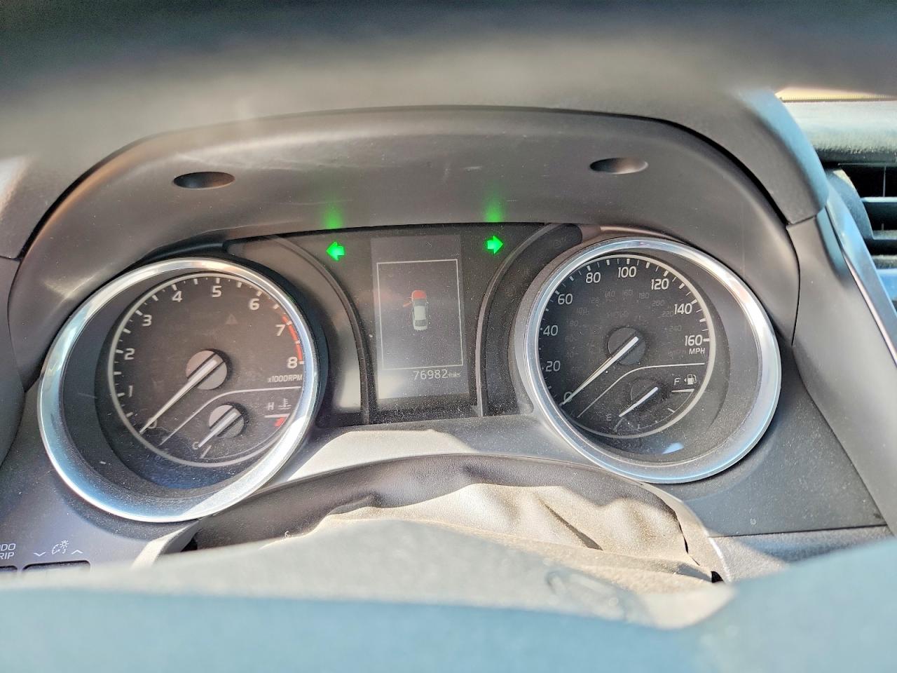 2019 TOYOTA CAMRY LE photo 25