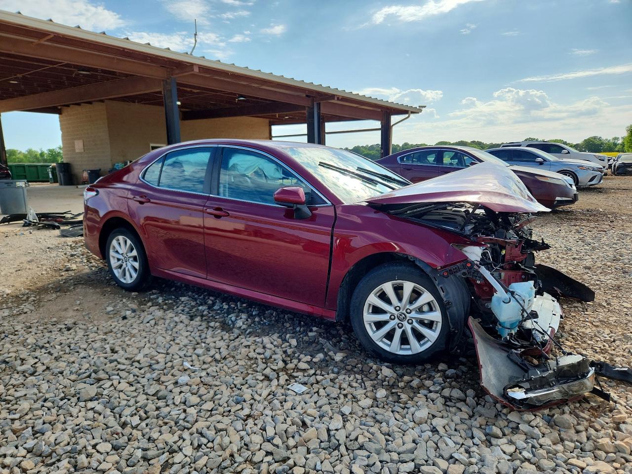 2019 TOYOTA CAMRY LE photo 10
