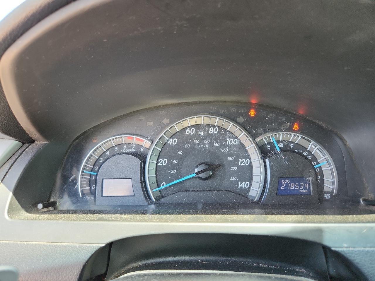 2013 TOYOTA CAMRY SE photo 25