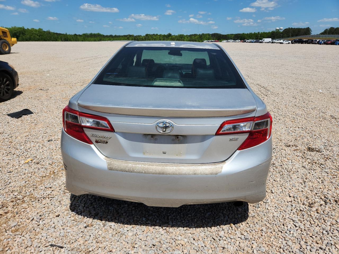 2013 TOYOTA CAMRY SE photo 16