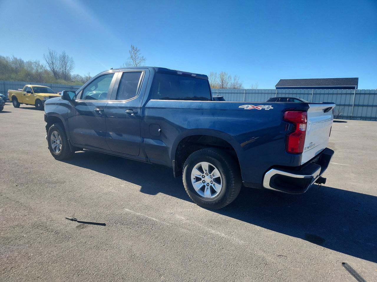 2019 CHEVROLET SILVERADO K1500 LT photo 4