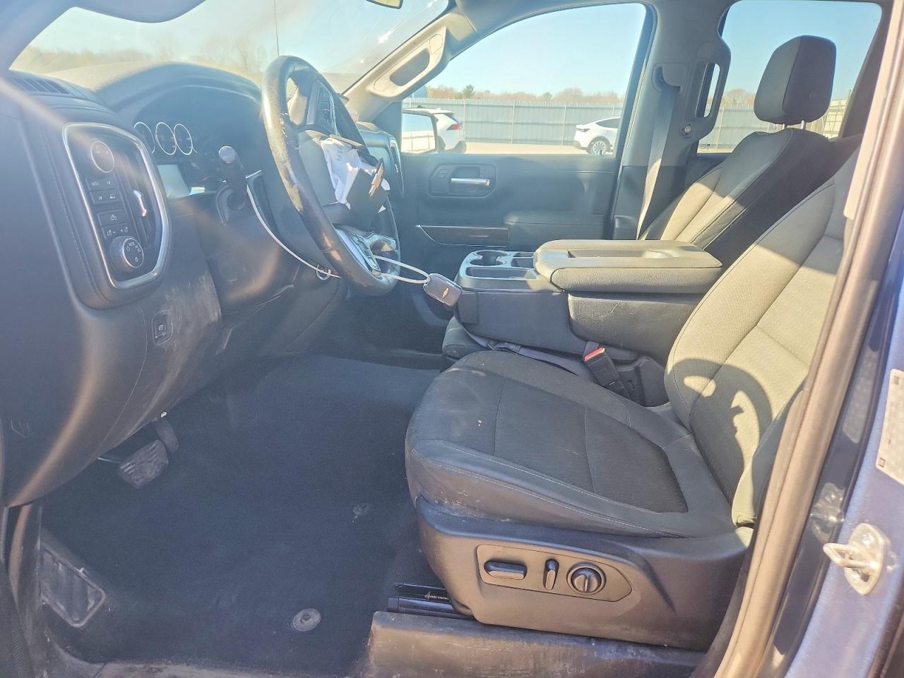 2019 CHEVROLET SILVERADO K1500 LT photo 19