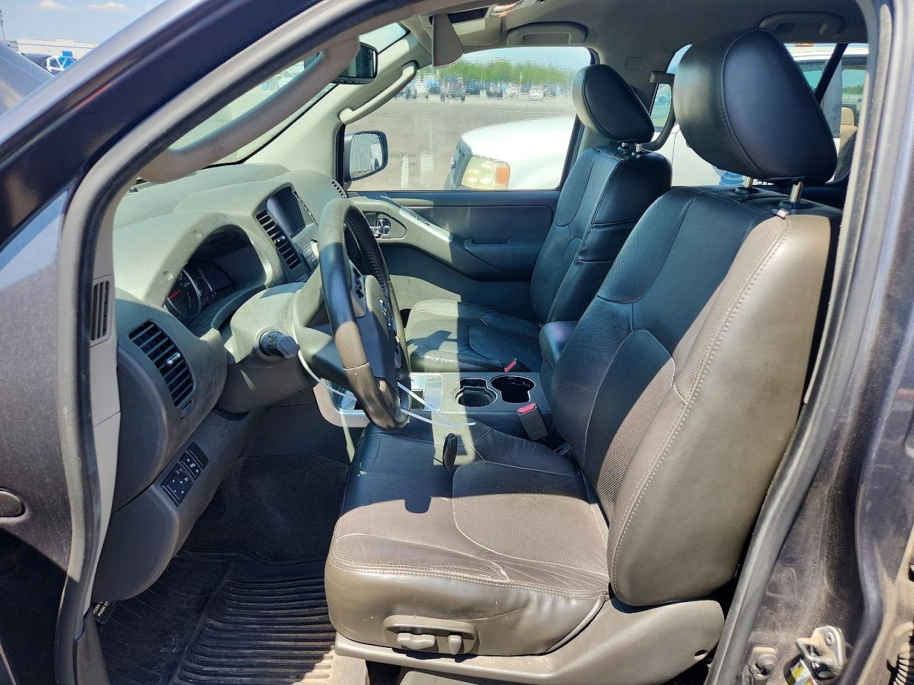 2012 NISSAN PATHFINDER S photo 13