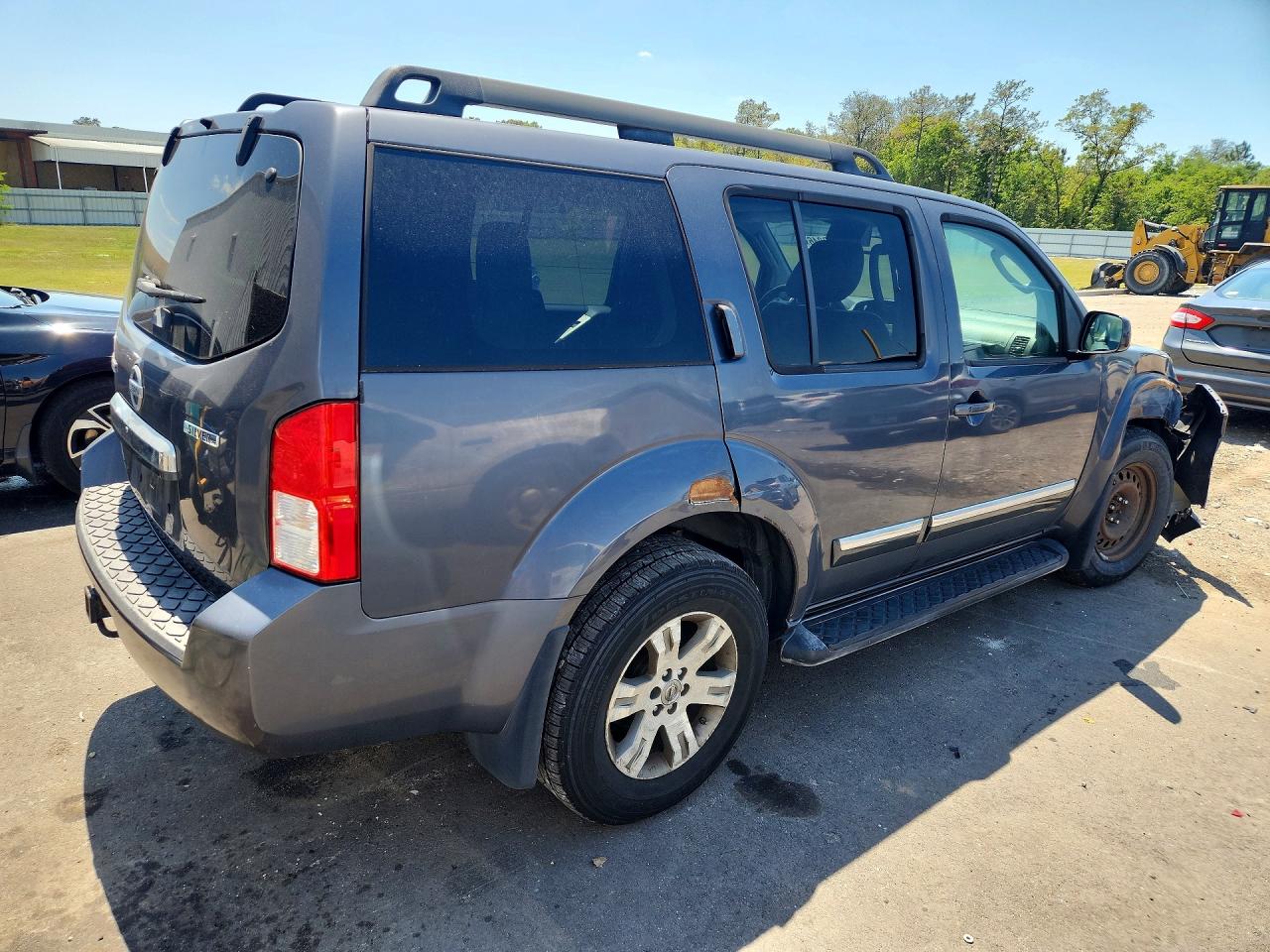 2012 NISSAN PATHFINDER S photo 5