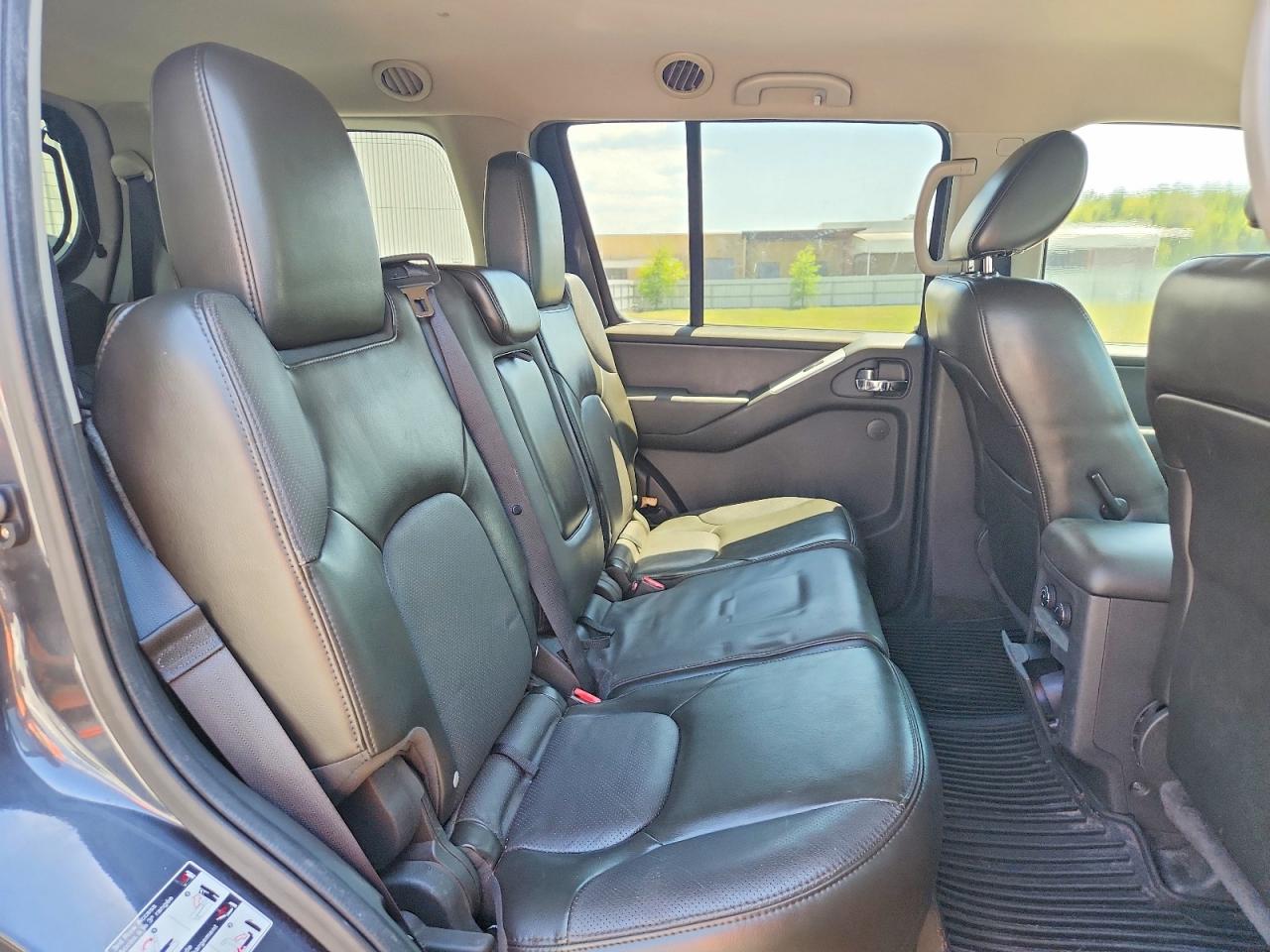 2012 NISSAN PATHFINDER S photo 21