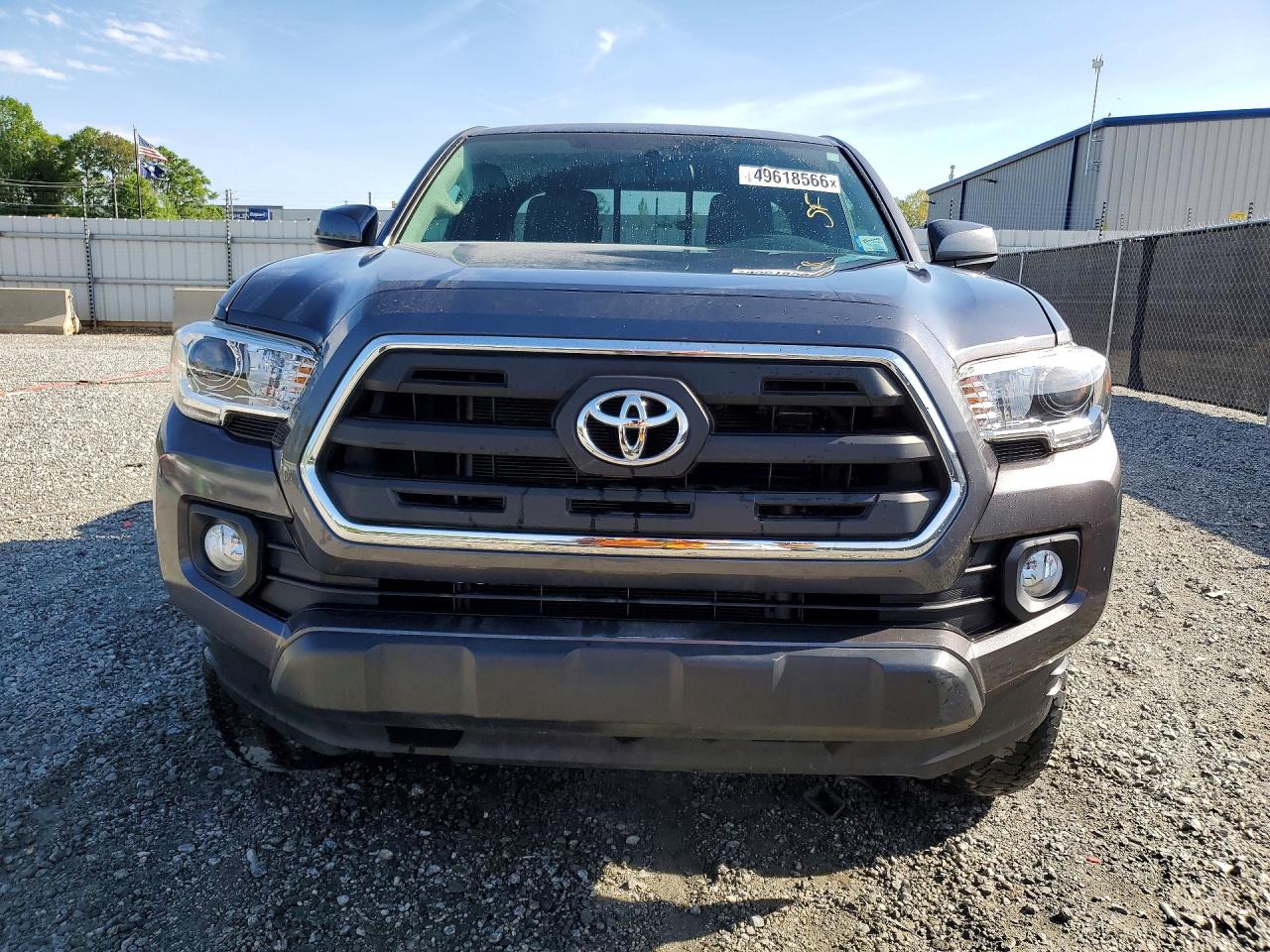 2017 TOYOTA TACOMA SR5 V6 photo 5
