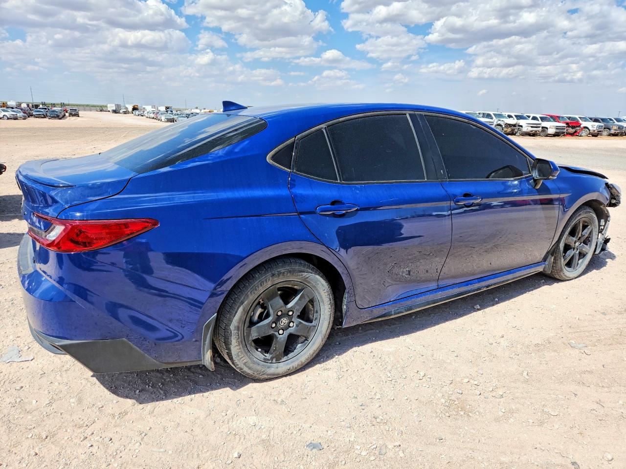 2025 TOYOTA CAMRY SE photo 5
