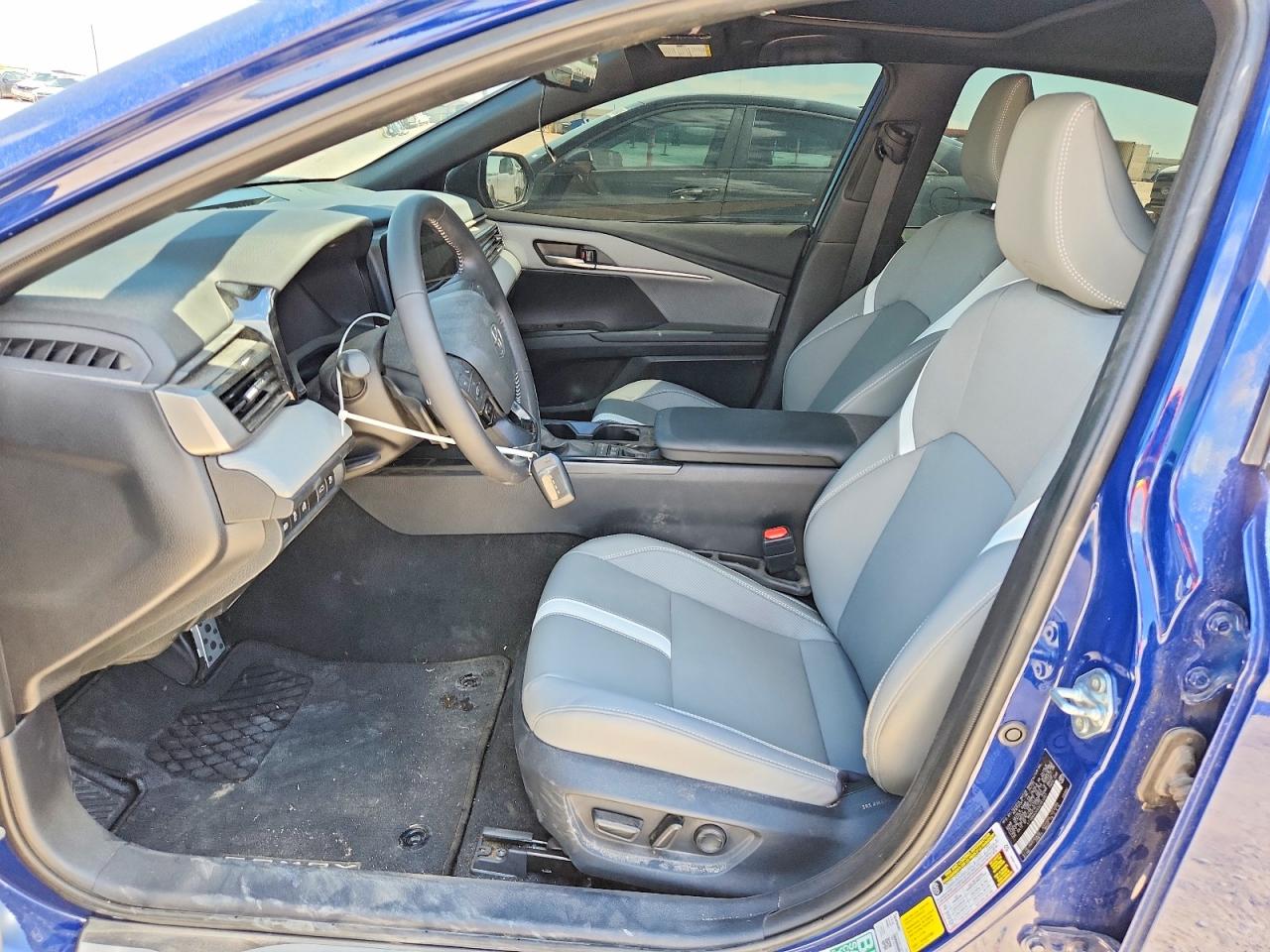 2025 TOYOTA CAMRY SE photo 13