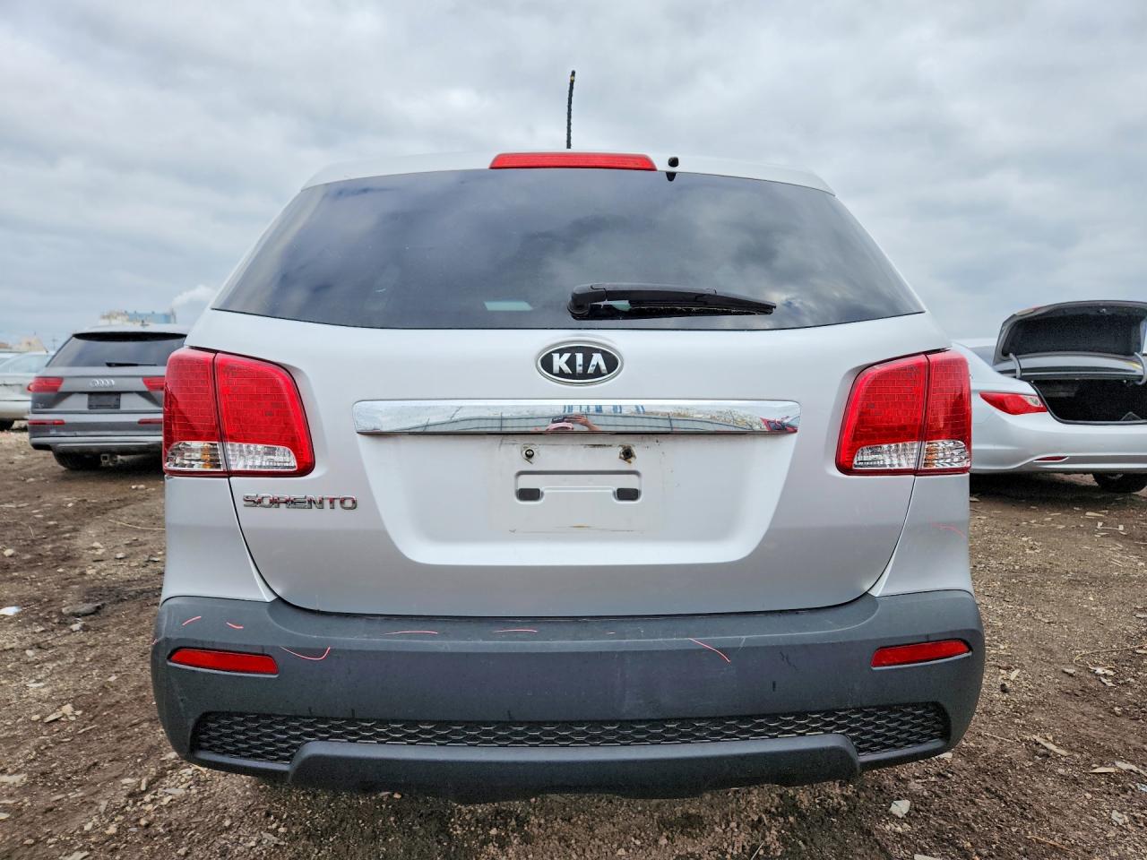 2011 KIA SORENTO LX photo 11