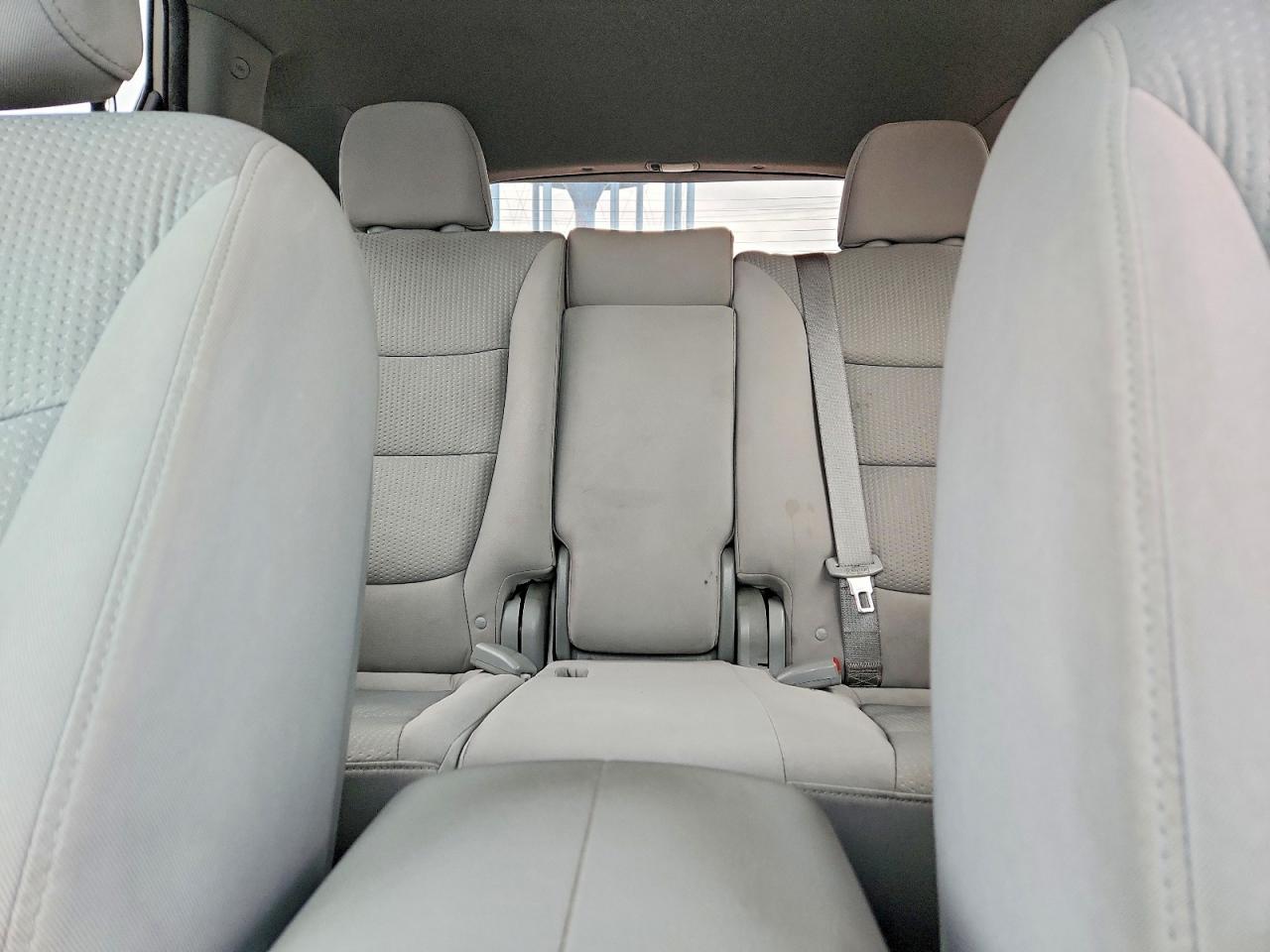2011 KIA SORENTO LX photo 19