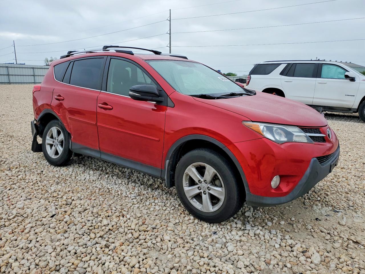 2014 TOYOTA RAV4 XLE photo 4