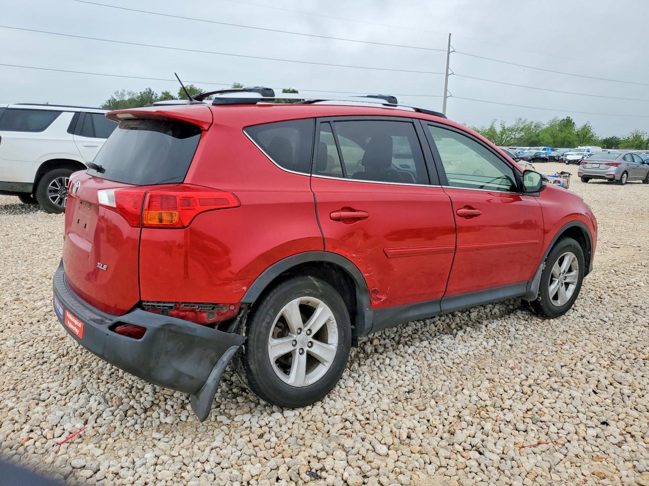 2014 TOYOTA RAV4 XLE photo 3