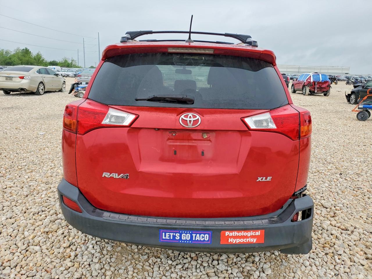 2014 TOYOTA RAV4 XLE photo 6