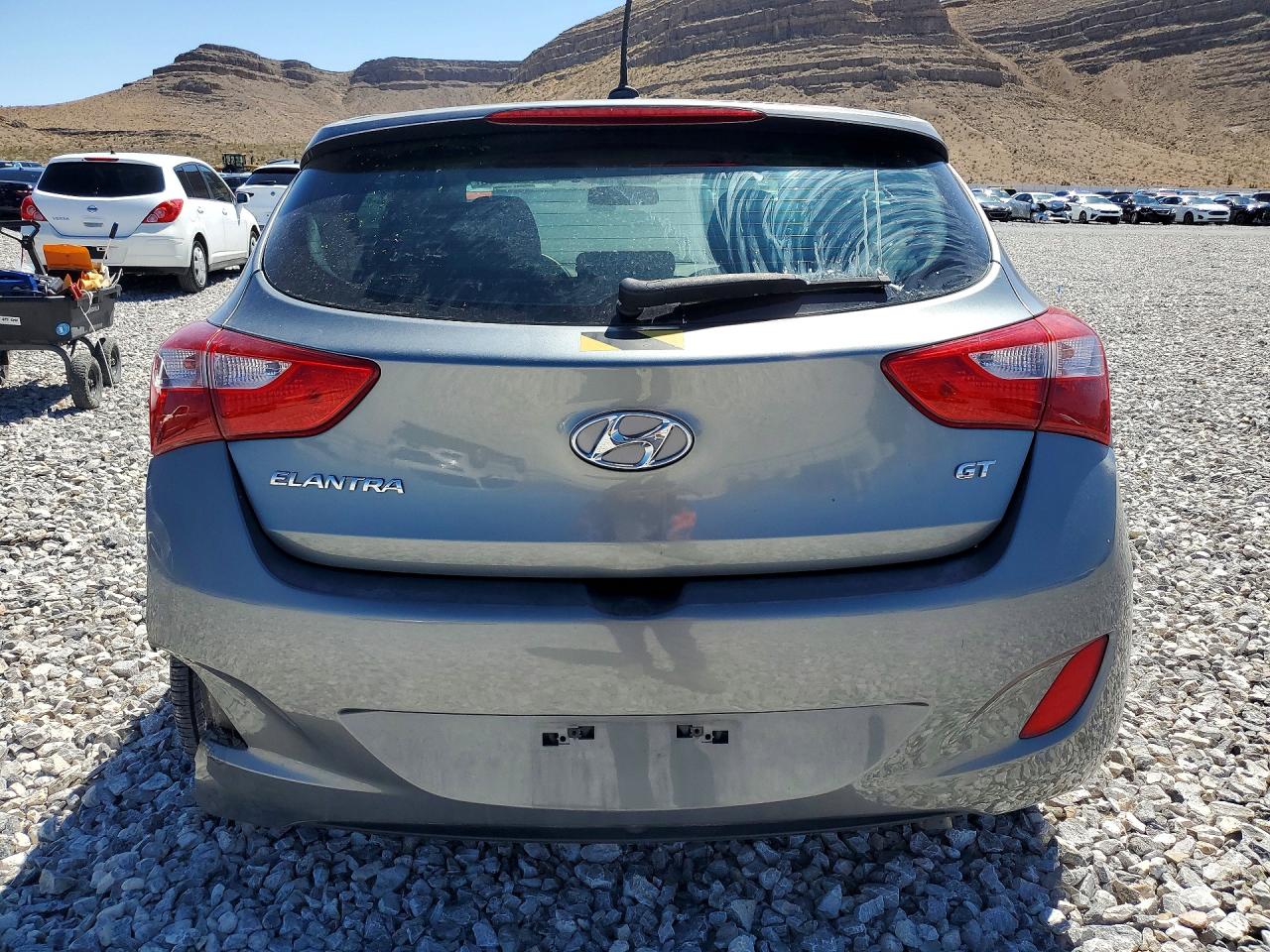 2017 HYUNDAI ELANTRA GT BASE photo 16
