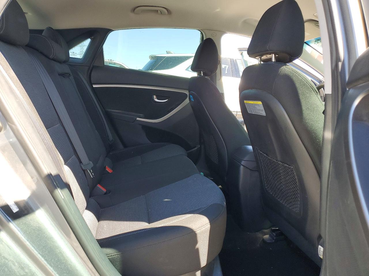 2017 HYUNDAI ELANTRA GT BASE photo 28