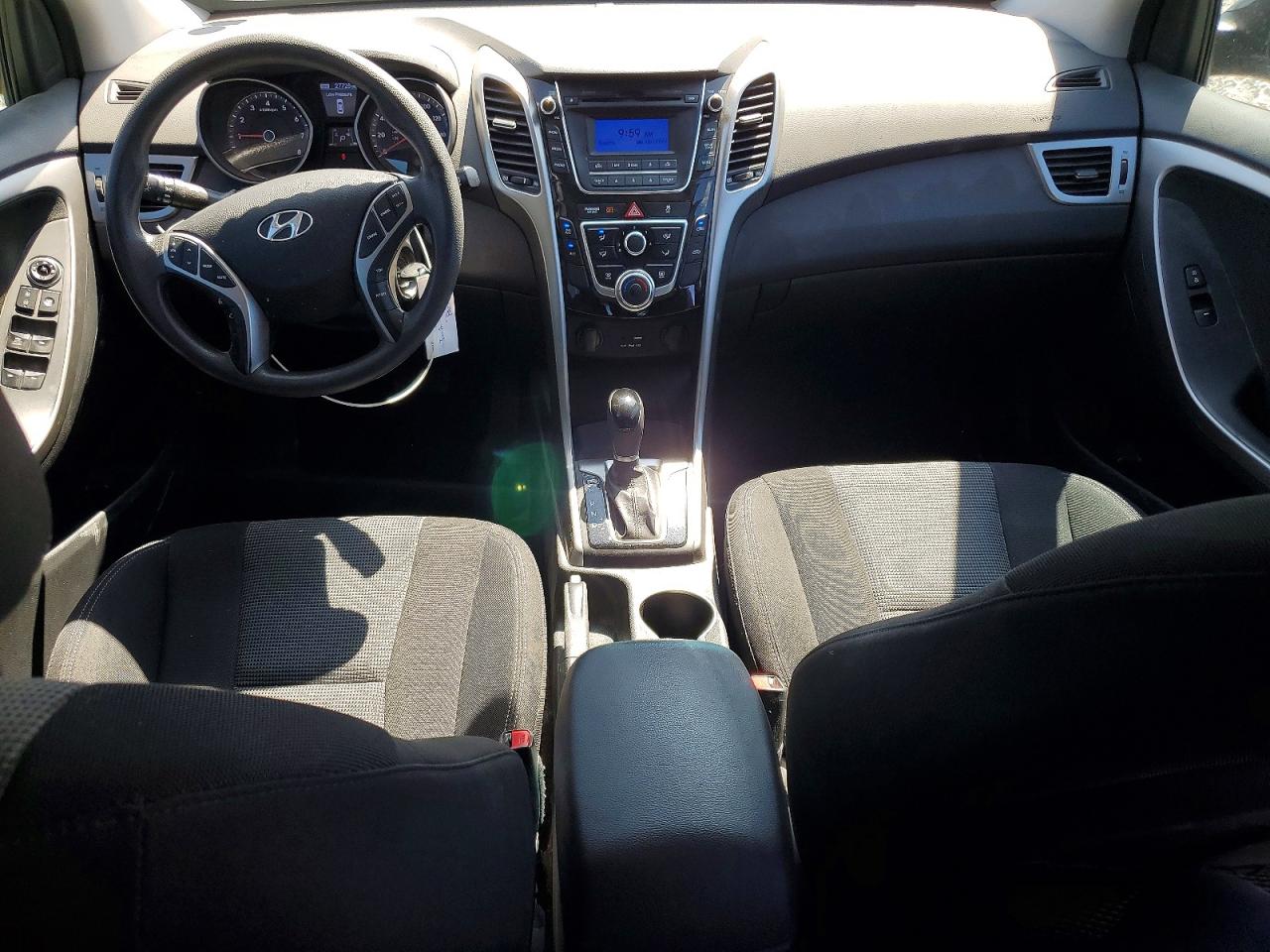 2017 HYUNDAI ELANTRA GT BASE photo 22