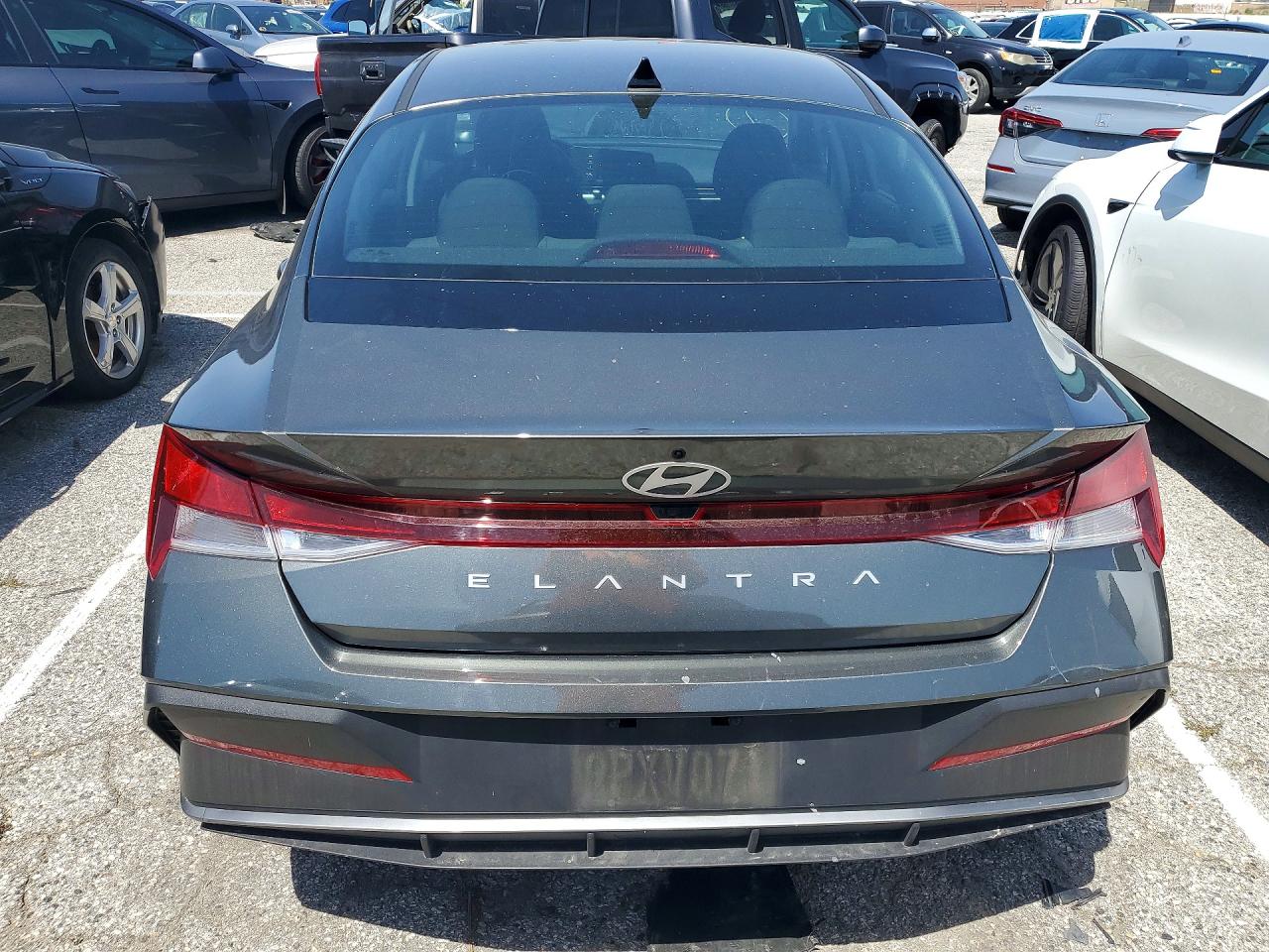 2025 HYUNDAI ELANTRA SE photo 16