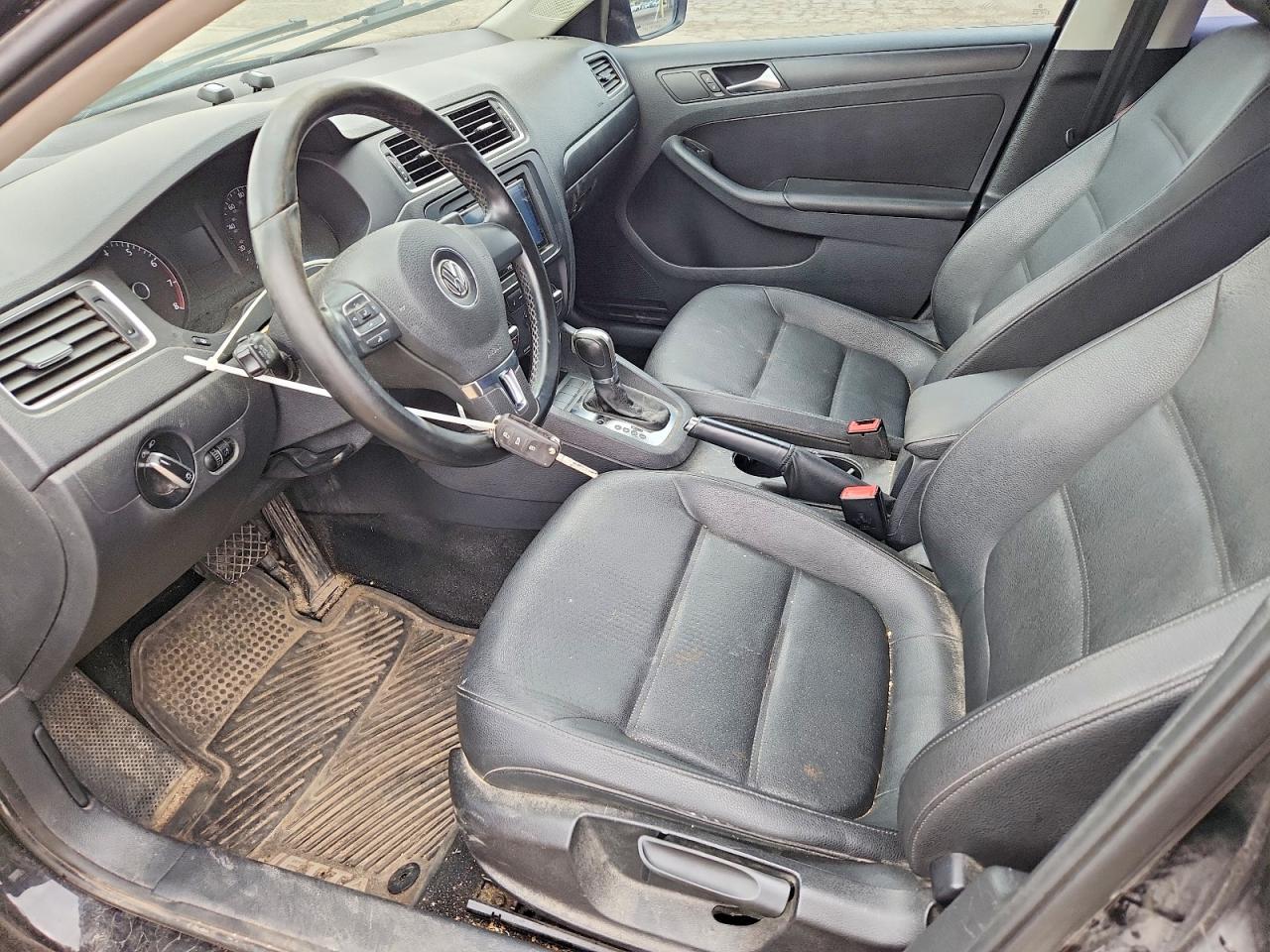 2011 VOLKSWAGEN JETTA SE photo 19