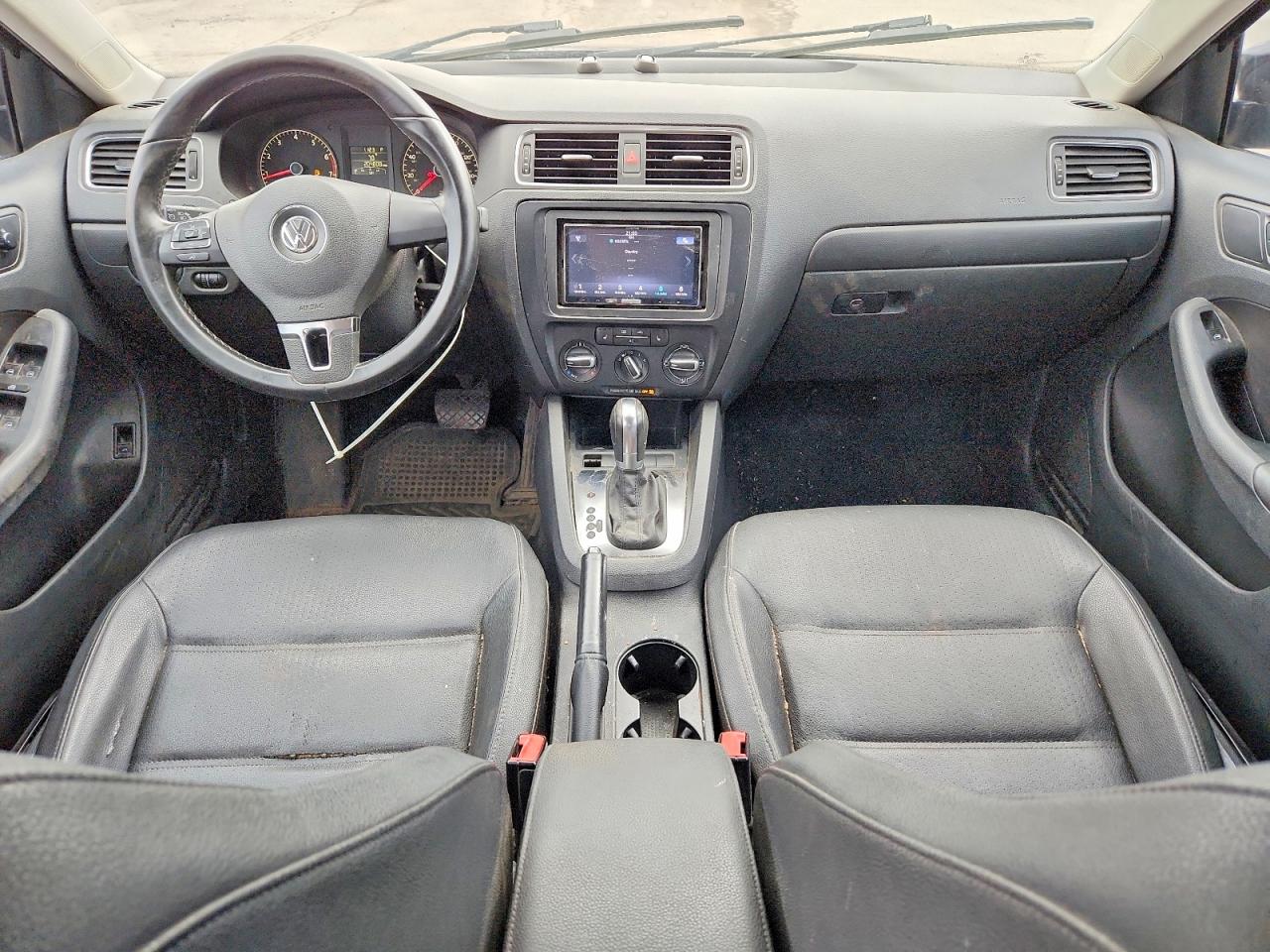 2011 VOLKSWAGEN JETTA SE photo 22