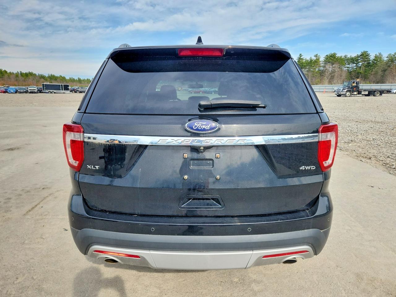 2016 FORD EXPLORER XLT photo 6