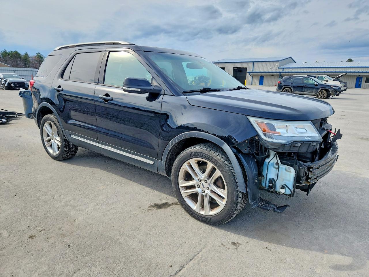 2016 FORD EXPLORER XLT photo 4