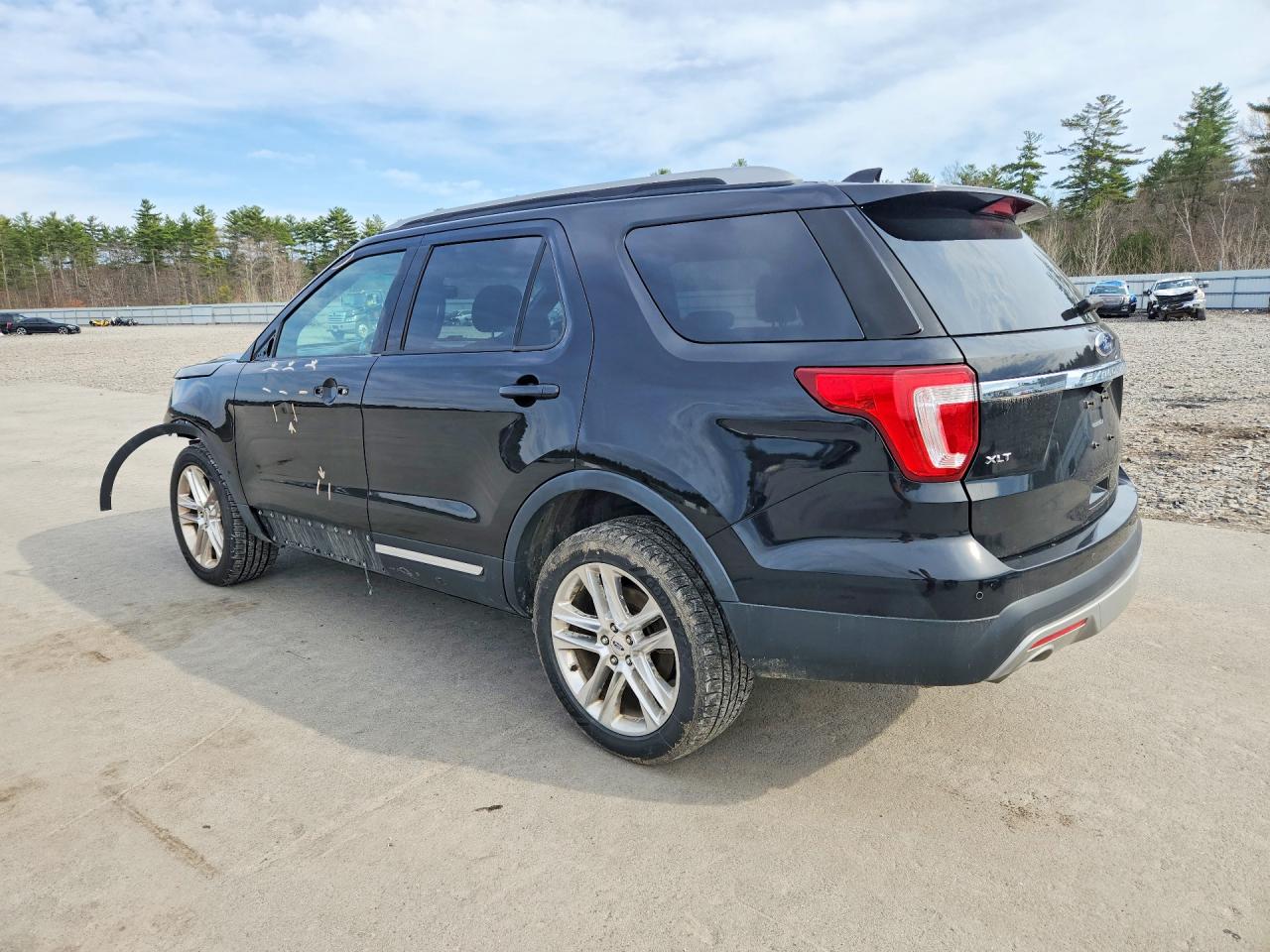 2016 FORD EXPLORER XLT photo 2