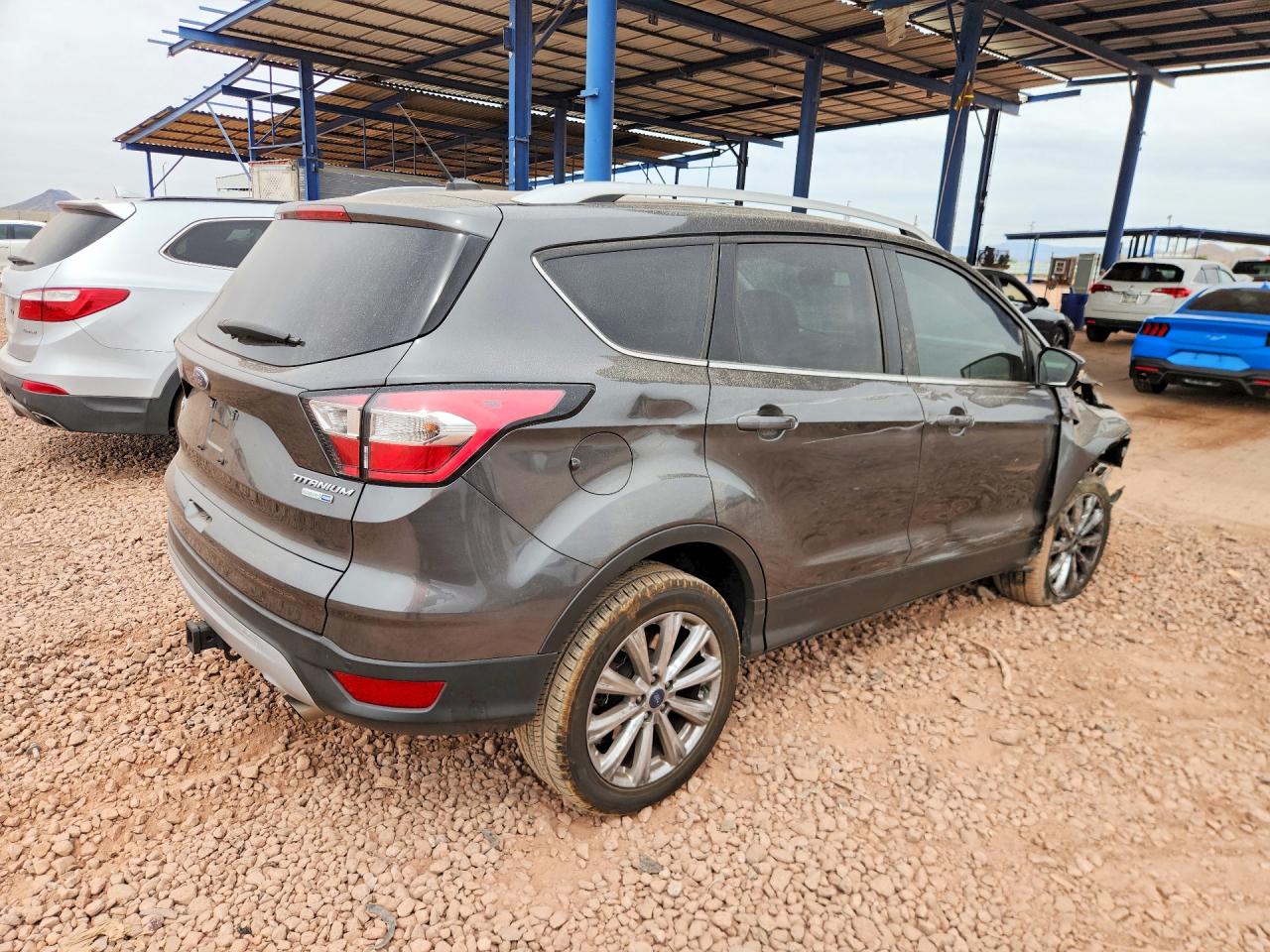 2017 FORD ESCAPE TITANIUM photo 3