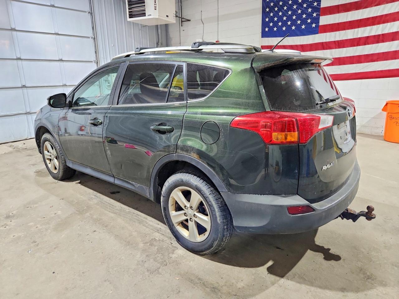 2013 TOYOTA RAV4 XLE photo 3