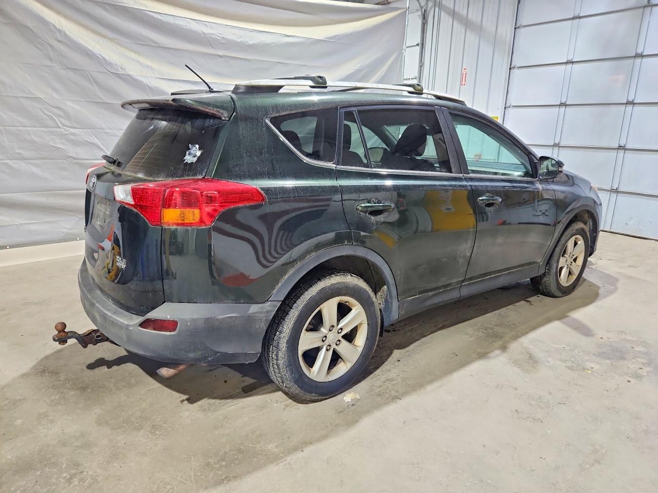 2013 TOYOTA RAV4 XLE photo 5