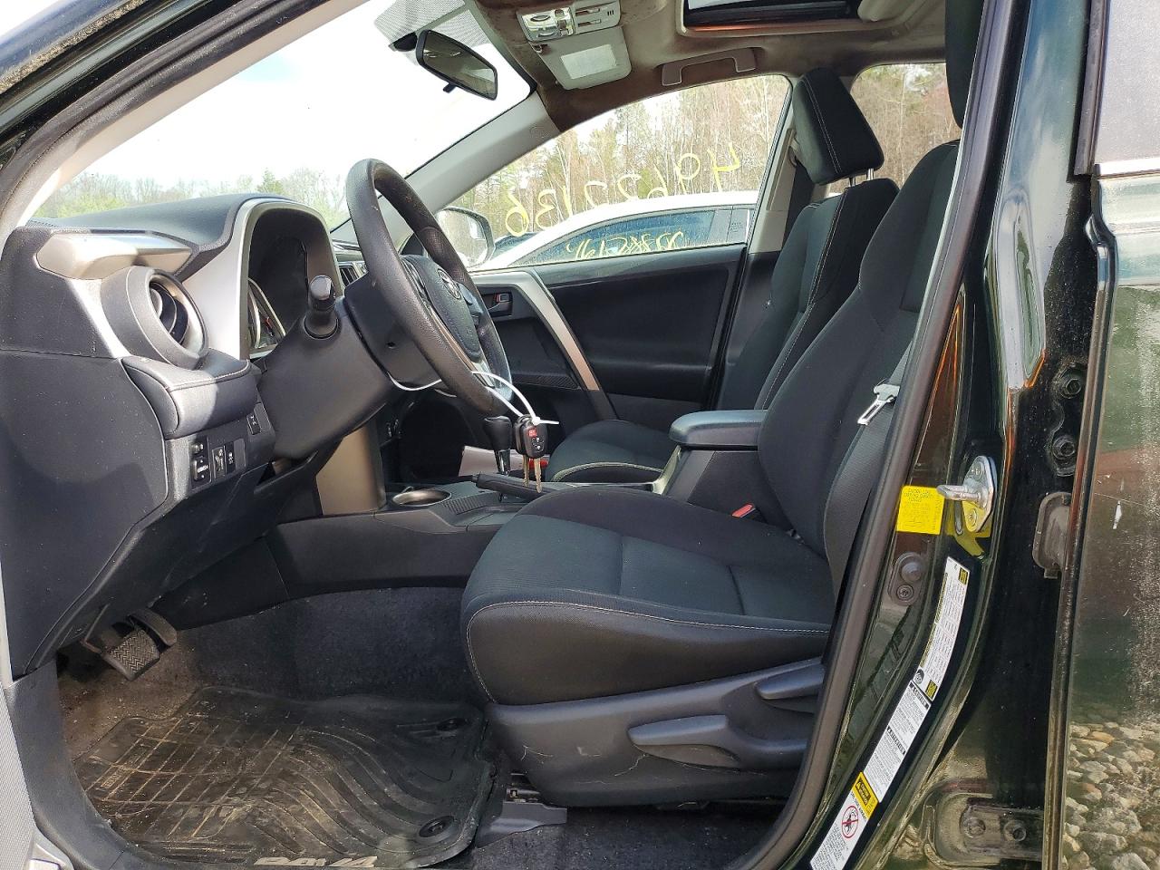 2013 TOYOTA RAV4 XLE photo 13