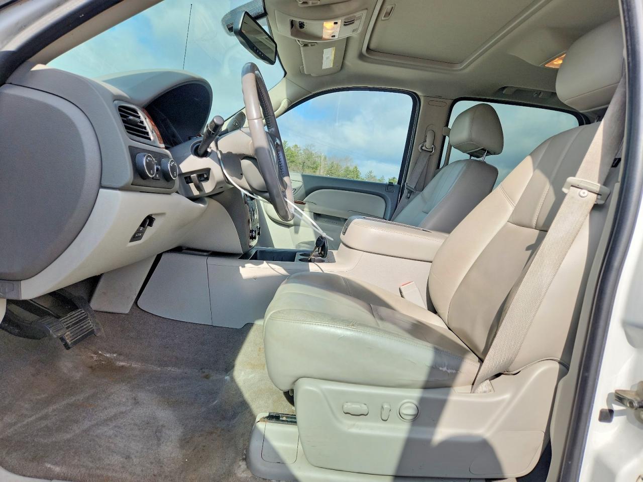 2011 CHEVROLET AVALANCHE LT photo 13