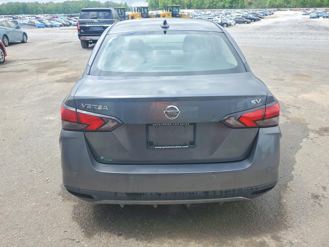 2021 NISSAN VERSA SV photo 11