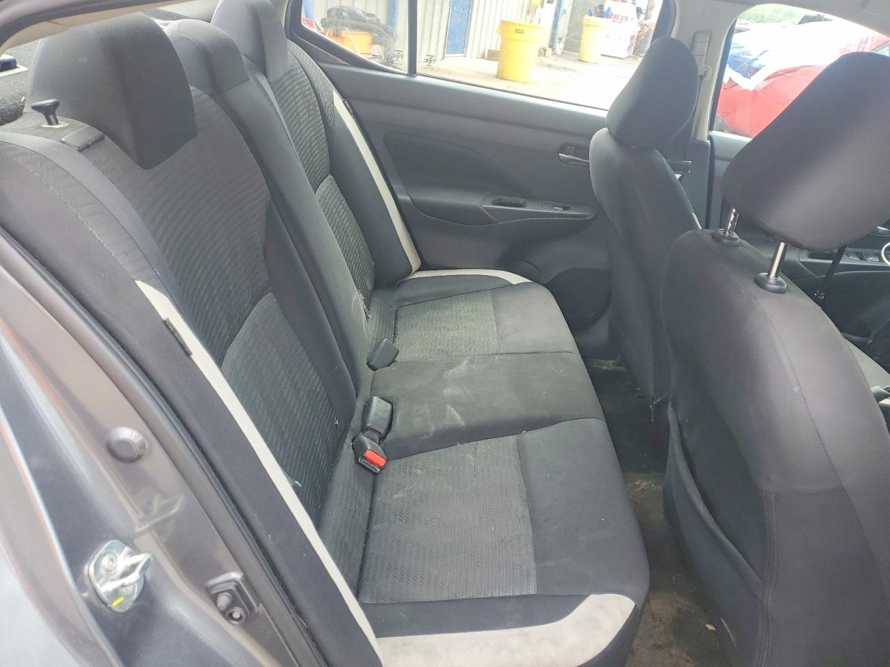 2021 NISSAN VERSA SV photo 19