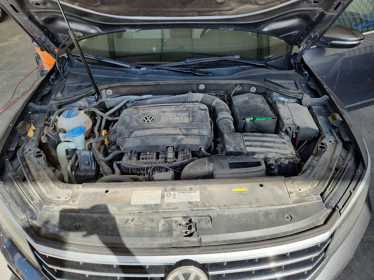 2017 VOLKSWAGEN PASSAT SE photo 31