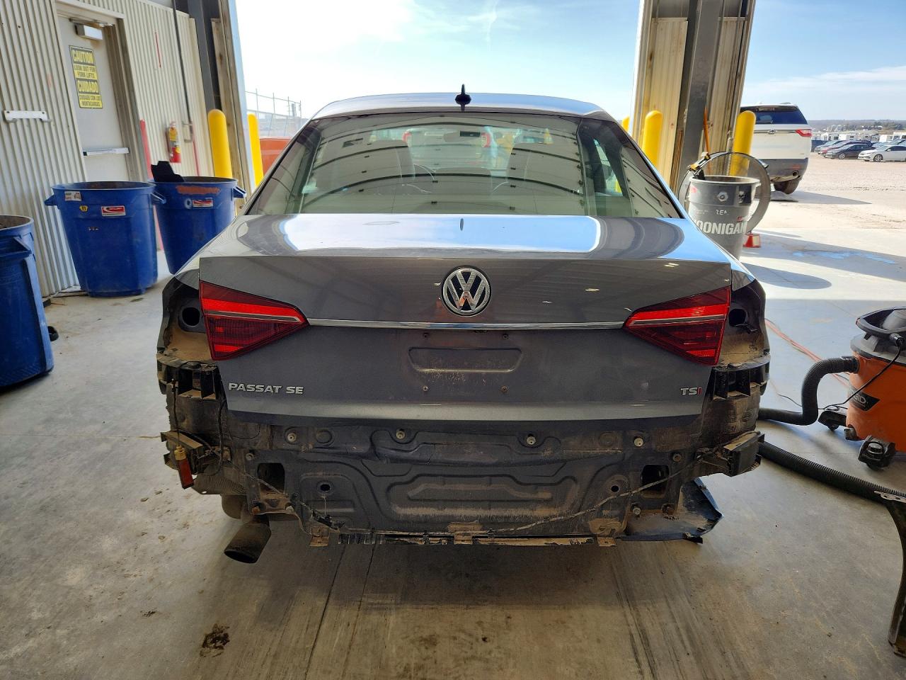2017 VOLKSWAGEN PASSAT SE photo 16