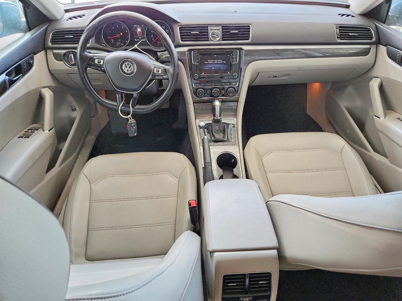 2017 VOLKSWAGEN PASSAT SE photo 22
