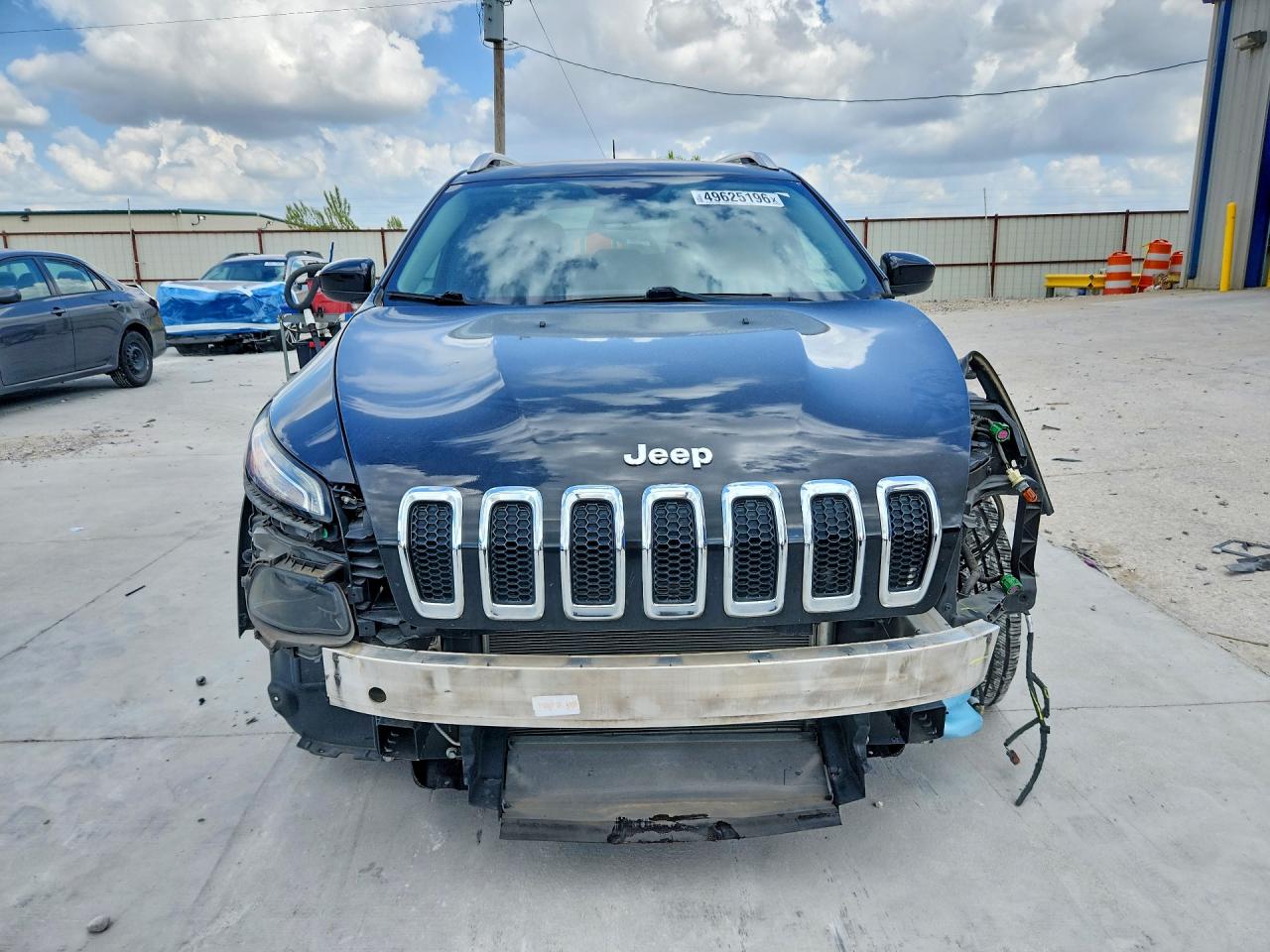 2017 JEEP CHEROKEE LATITUDE photo 9