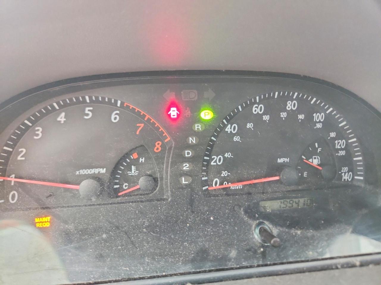 2004 TOYOTA CAMRY XLE photo 9
