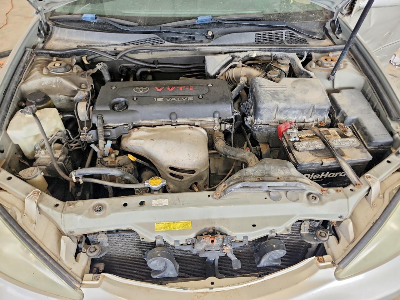 2004 TOYOTA CAMRY XLE photo 11