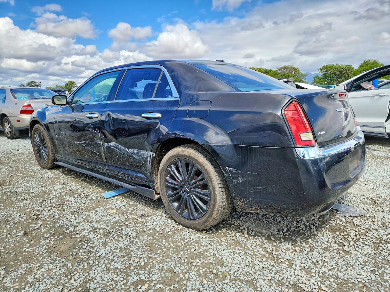 2011 CHRYSLER 300C photo 3