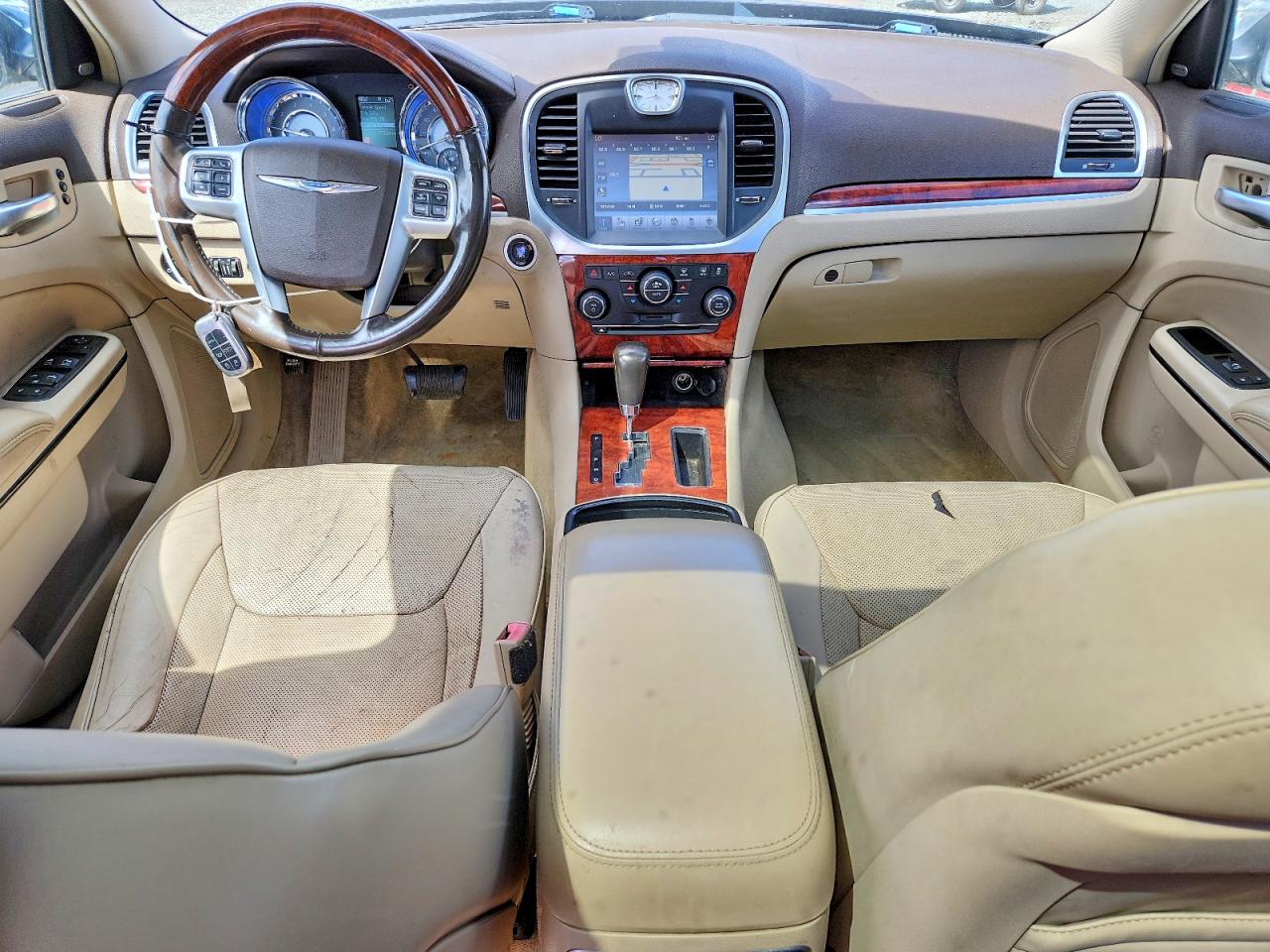 2011 CHRYSLER 300C photo 15
