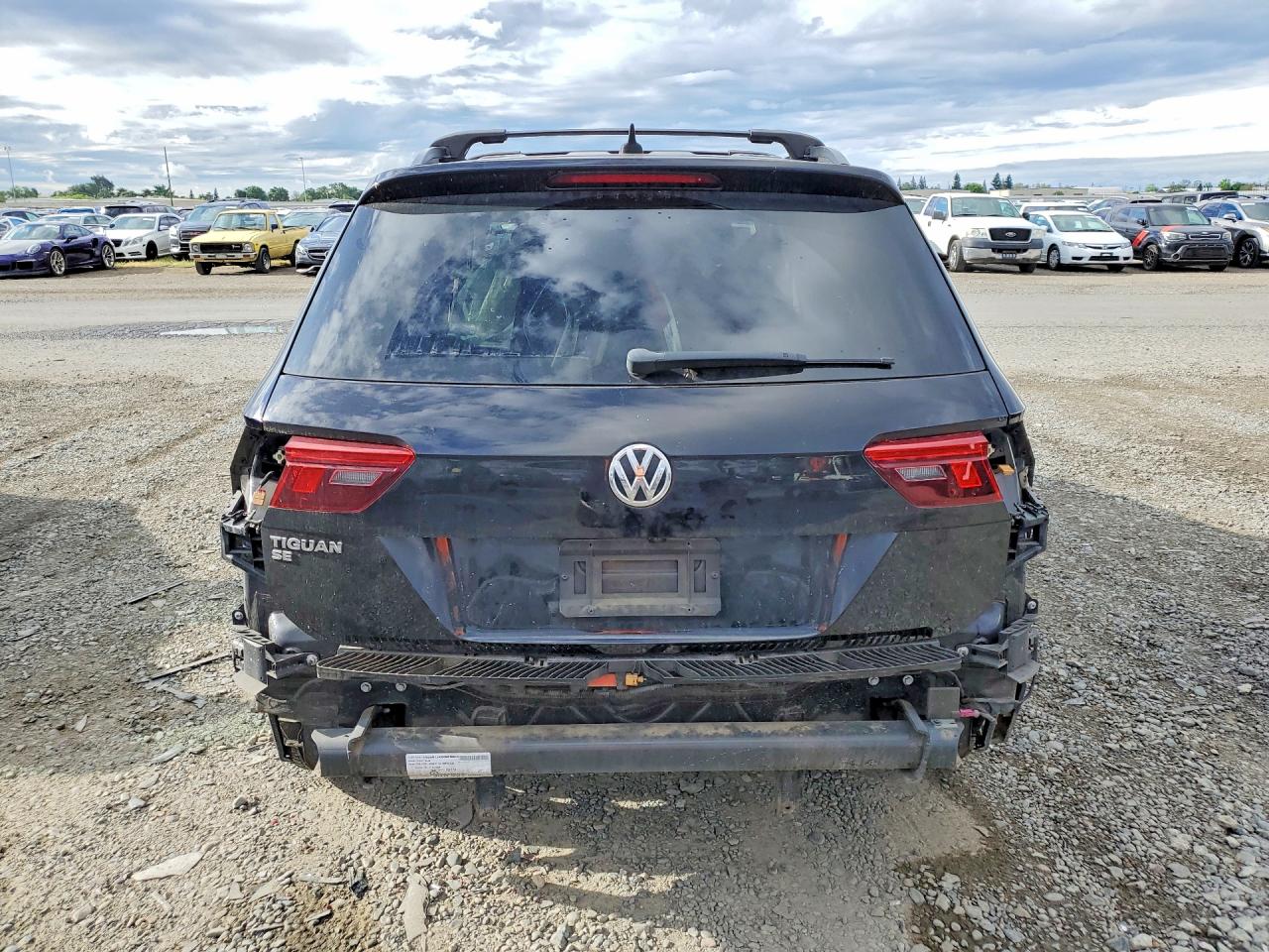 2020 VOLKSWAGEN TIGUAN SE photo 16